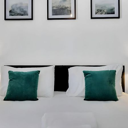 City Centre 2 Bedroom Apt - Free Parking - Wifi - Smart Tv Plymouth Exterior photo