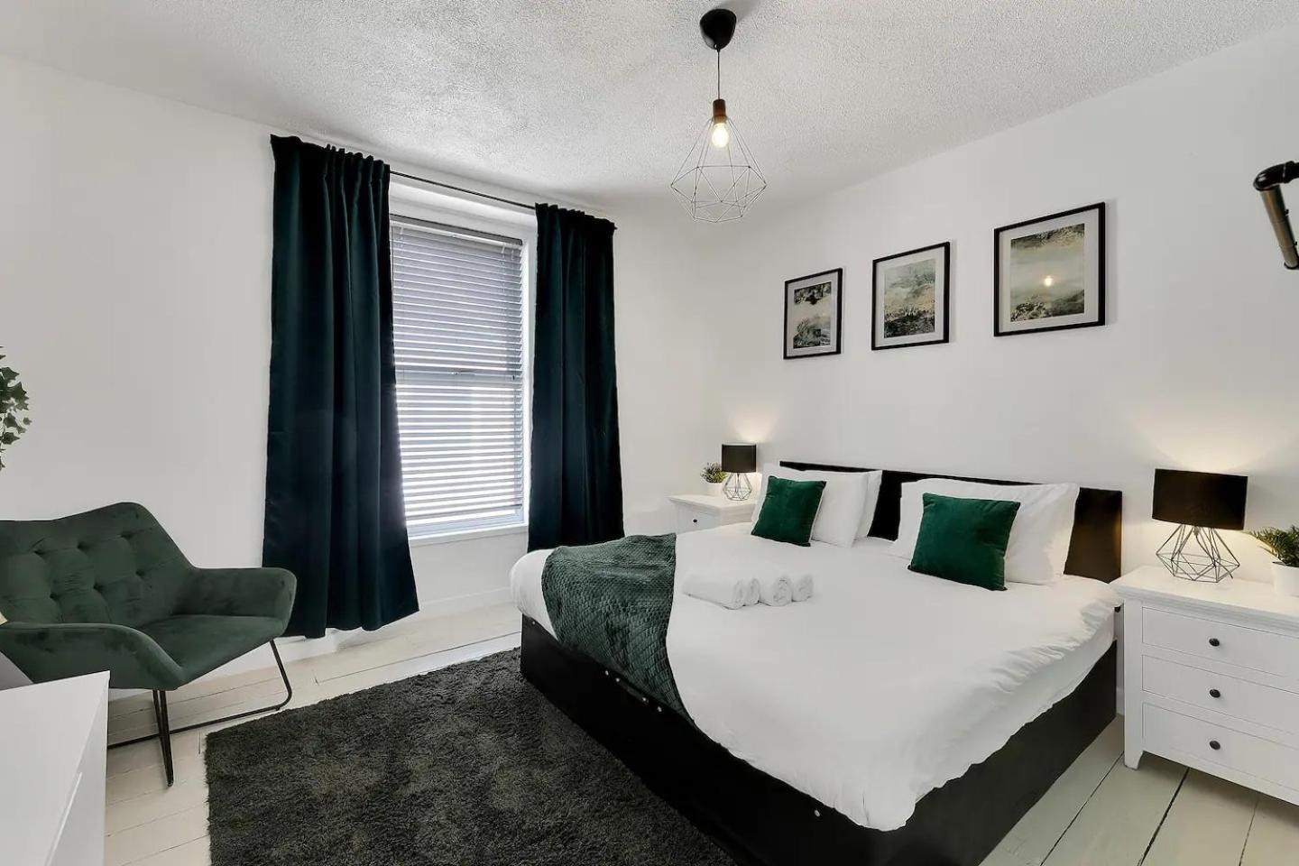 City Centre 2 Bedroom Apt - Free Parking - Wifi - Smart Tv Plymouth Exterior photo