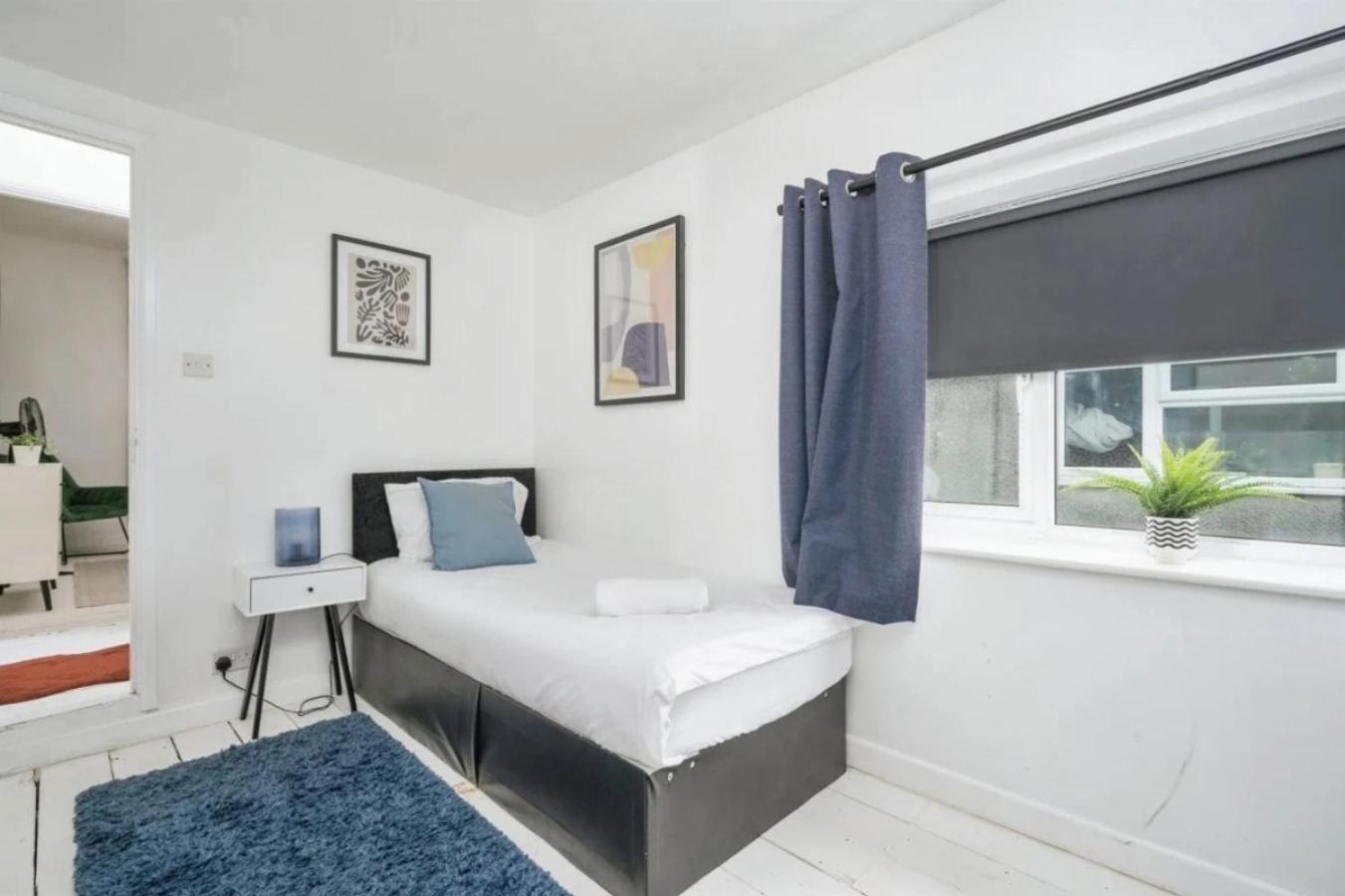 City Centre 2 Bedroom Apt - Free Parking - Wifi - Smart Tv Plymouth Exterior photo