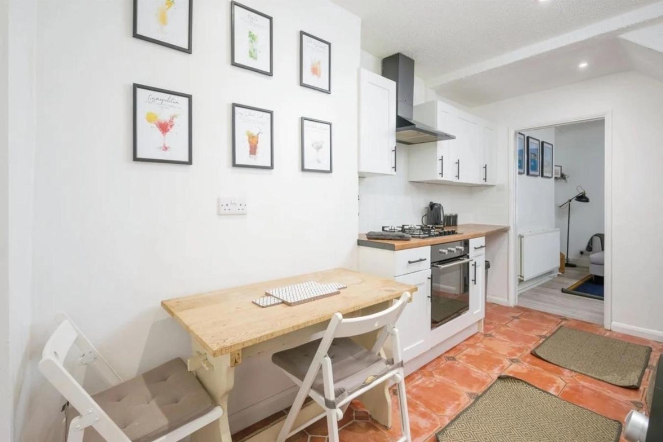 City Centre 2 Bedroom Apt - Free Parking - Wifi - Smart Tv Plymouth Exterior photo