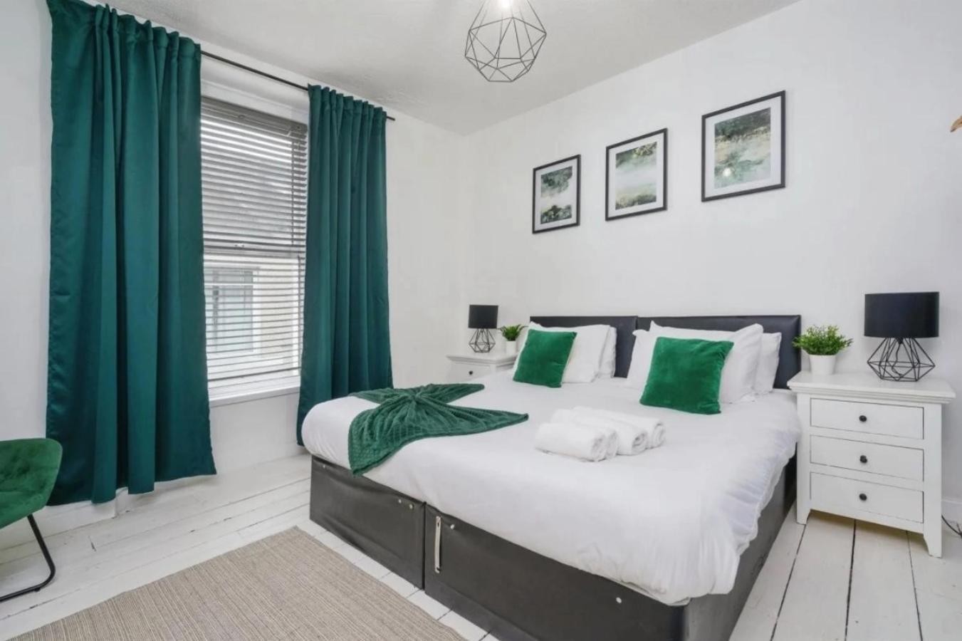 City Centre 2 Bedroom Apt - Free Parking - Wifi - Smart Tv Plymouth Exterior photo