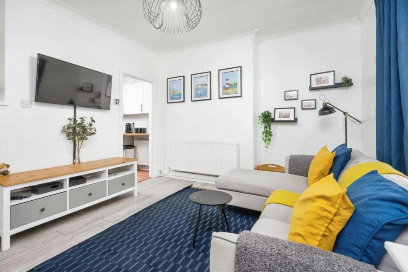 City Centre 2 Bedroom Apt - Free Parking - Wifi - Smart Tv Plymouth Exterior photo